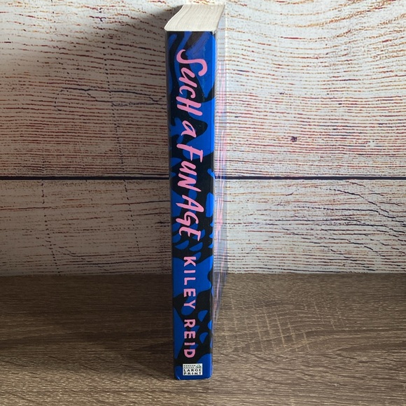 EUC Kiley Reid Such a Fun Age: Reese's Book Club Large Print - Picture 3 of 5